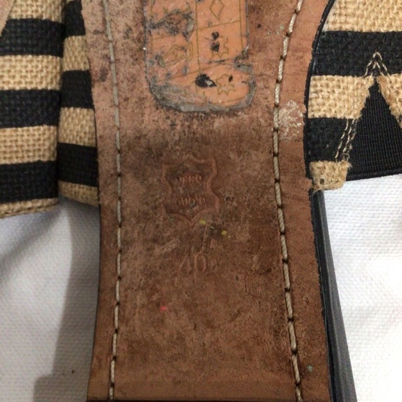 Alice + Olivia striped slides sandals - Picture 6 of 8